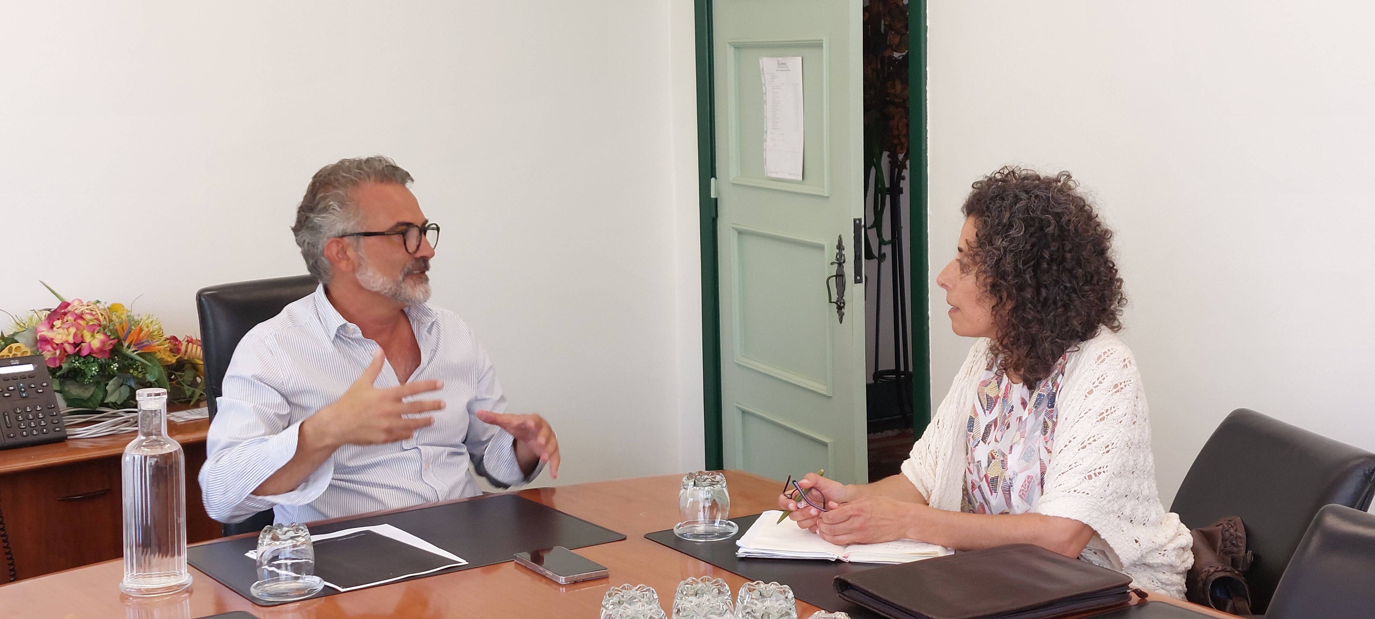 Presidente da AMAL e técnica da empresa responsável pela elaboração do caderno de encargos.